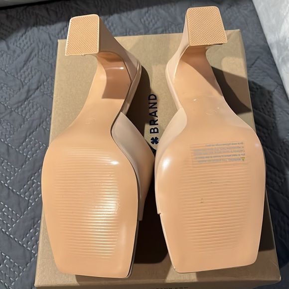 Olivia Miller, Size 9, Latte, Square Toe Heels - Picture 3 of 4